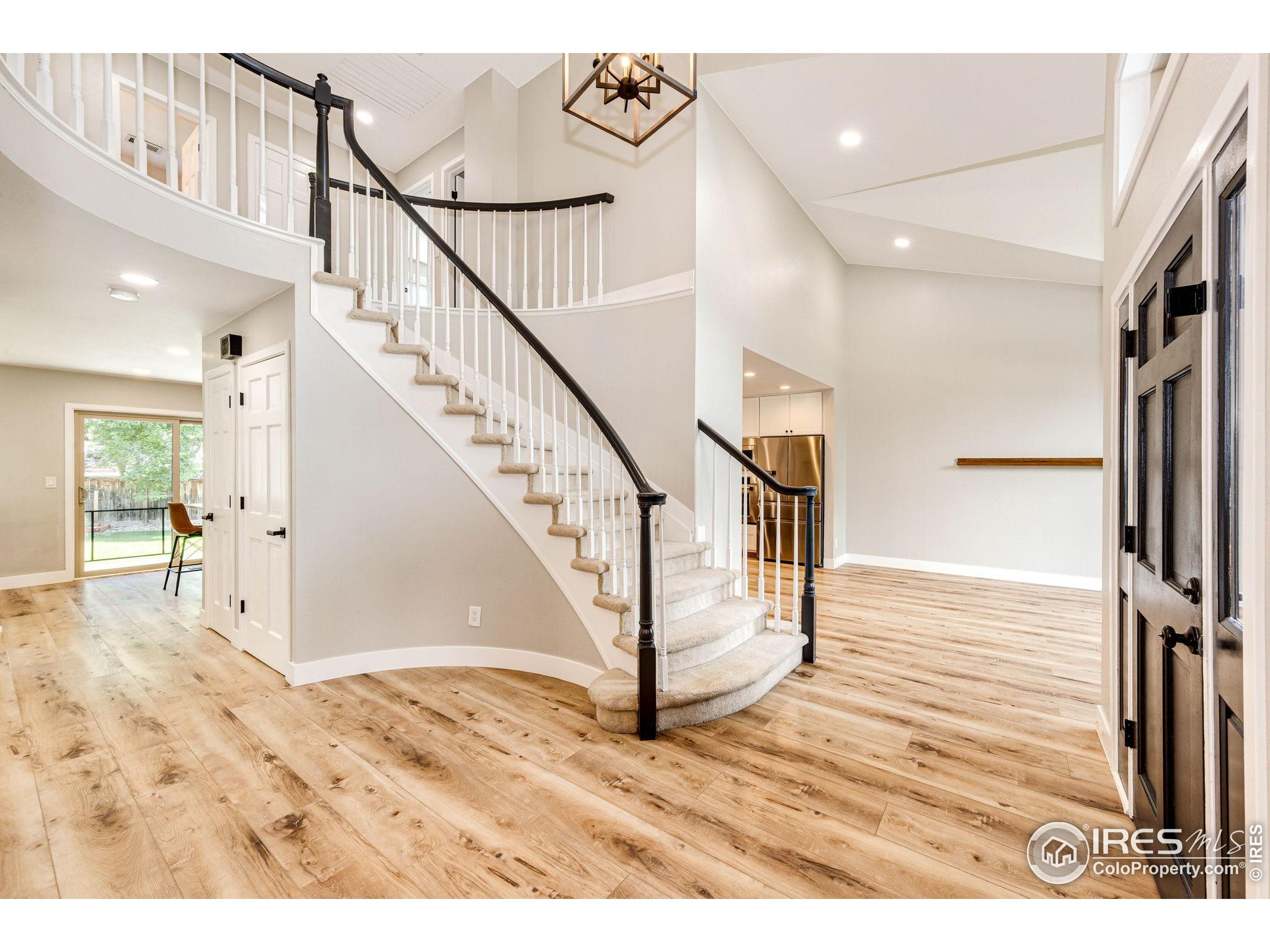 9409 Prairie View Drive Highlands Ranch, CO 80126 - Photo 6 of 50