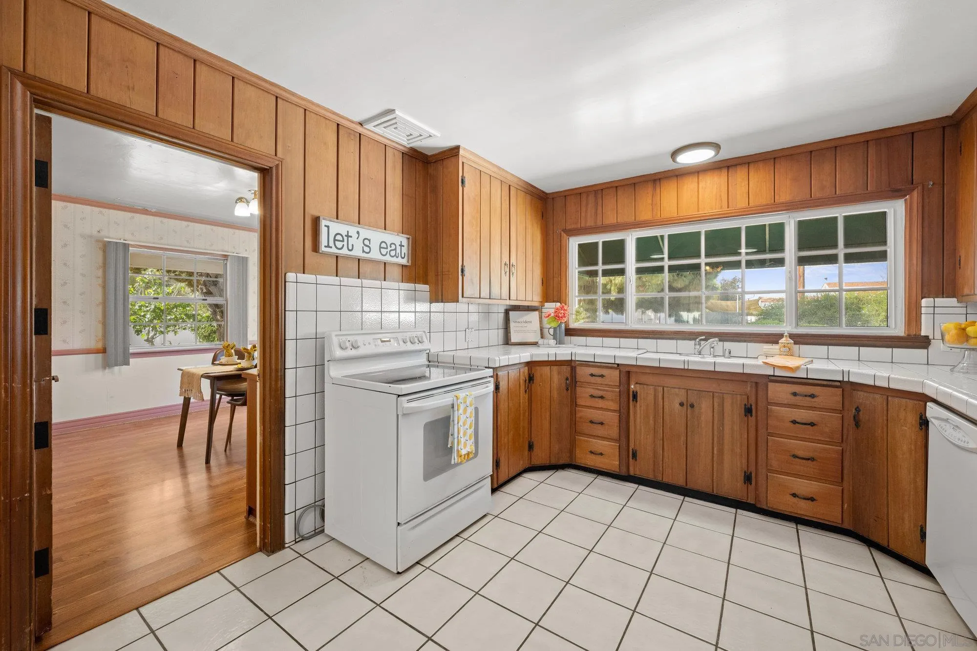 3335 Evergreen Road Bonita, CA 91902 - Photo 16 of 46 Gallery Image 16