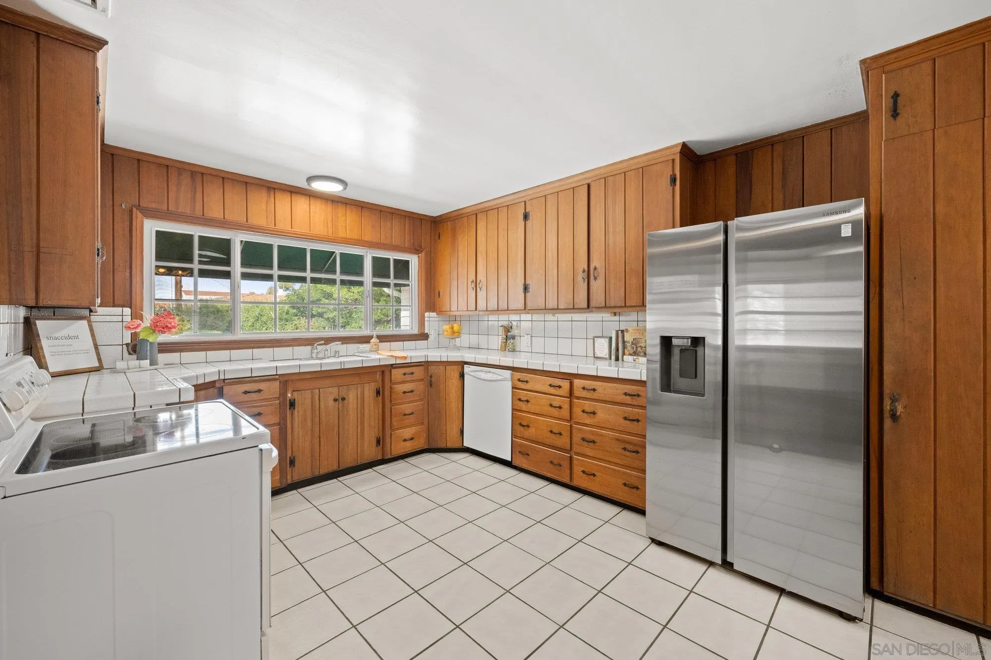 3335 Evergreen Road Bonita, CA 91902 - Photo 17 of 46 Gallery Image 17