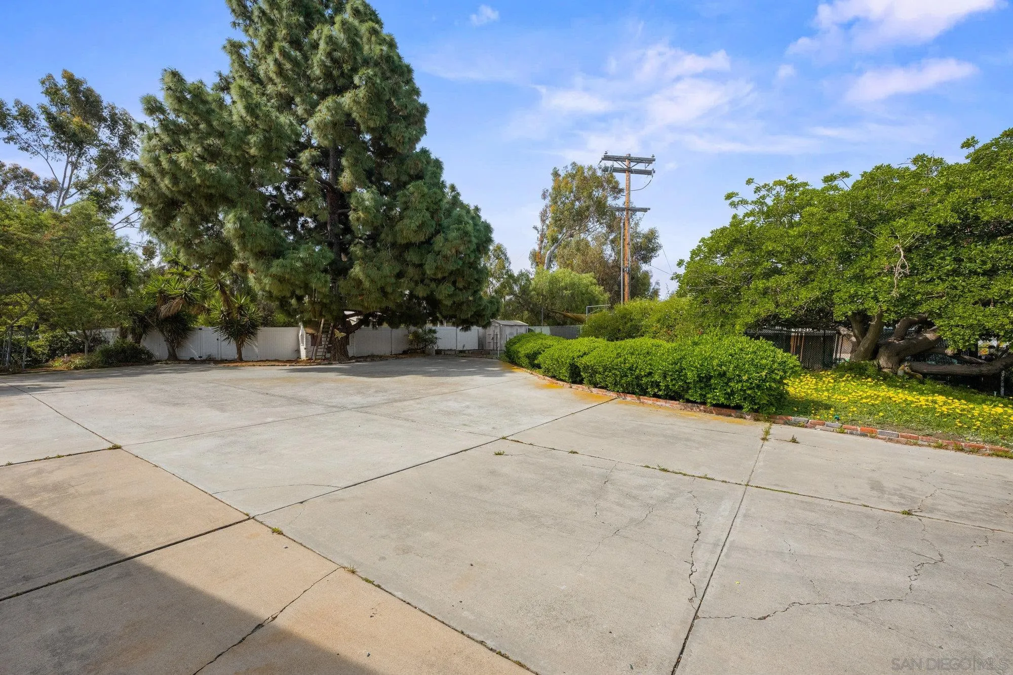 3335 Evergreen Road Bonita, CA 91902 - Photo 3 of 46 Gallery Image 3