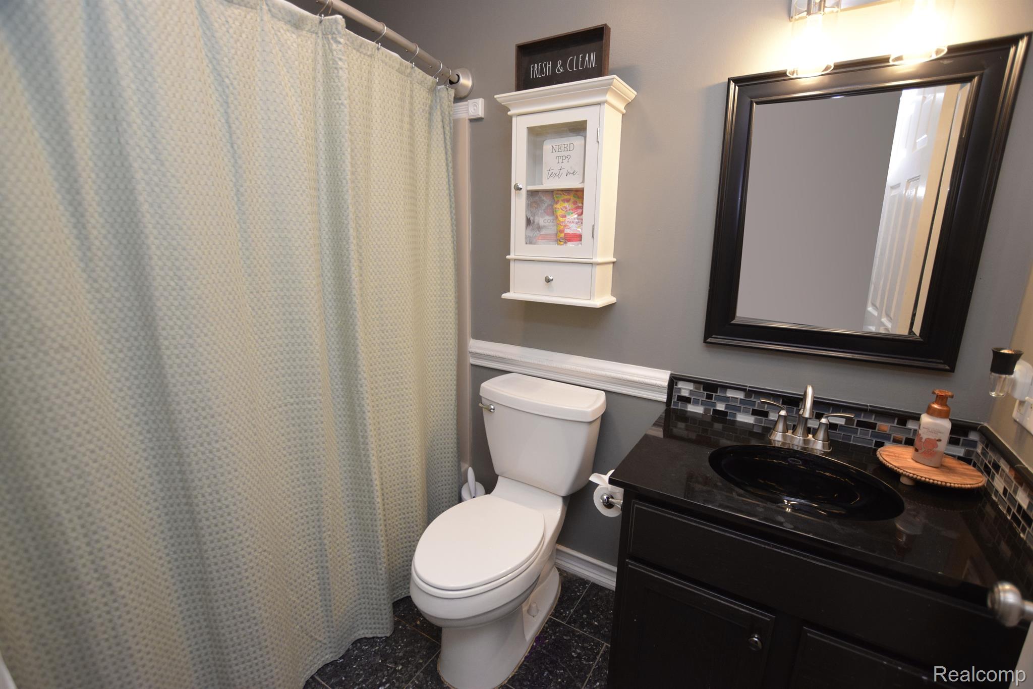 9643 Silver Lake Road Linden, MI 48451 - Photo 13 of 21 Full Bath -