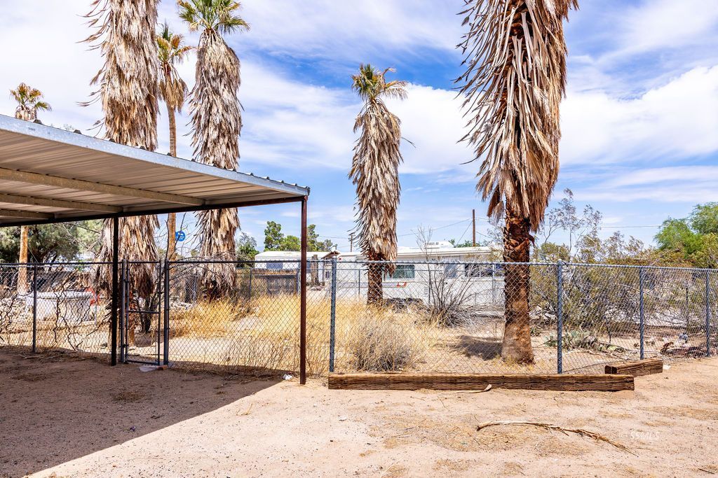 731 East Wasp Avenue Ridgecrest, CA 93555 - Photo 12 of 14