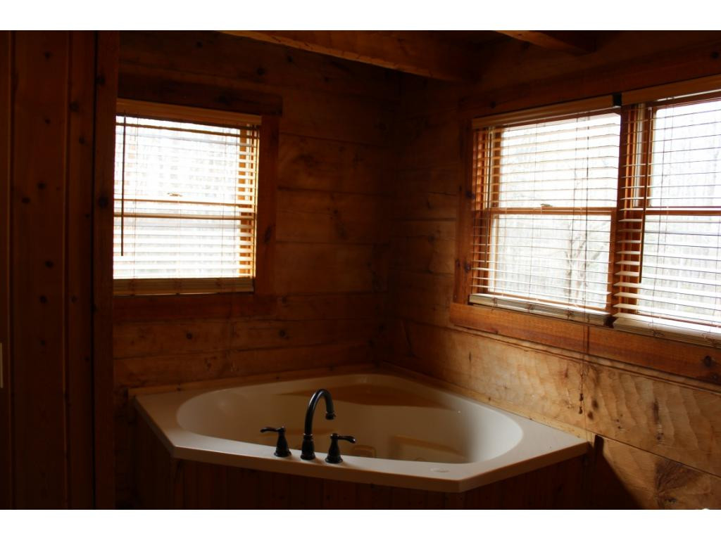 115 Oliver Edwards Road Jonesborough, TN 37659 - Photo 14 of 36 Master Bath
