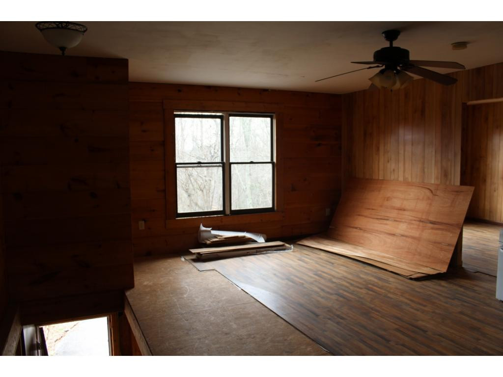 115 Oliver Edwards Road Jonesborough, TN 37659 - Photo 27 of 36 Garage Apartment living Rm