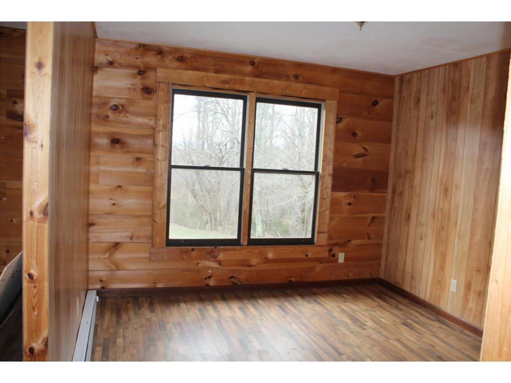 115 Oliver Edwards Road Jonesborough, TN 37659 - Photo 30 of 36 Garage Apt Bedroom