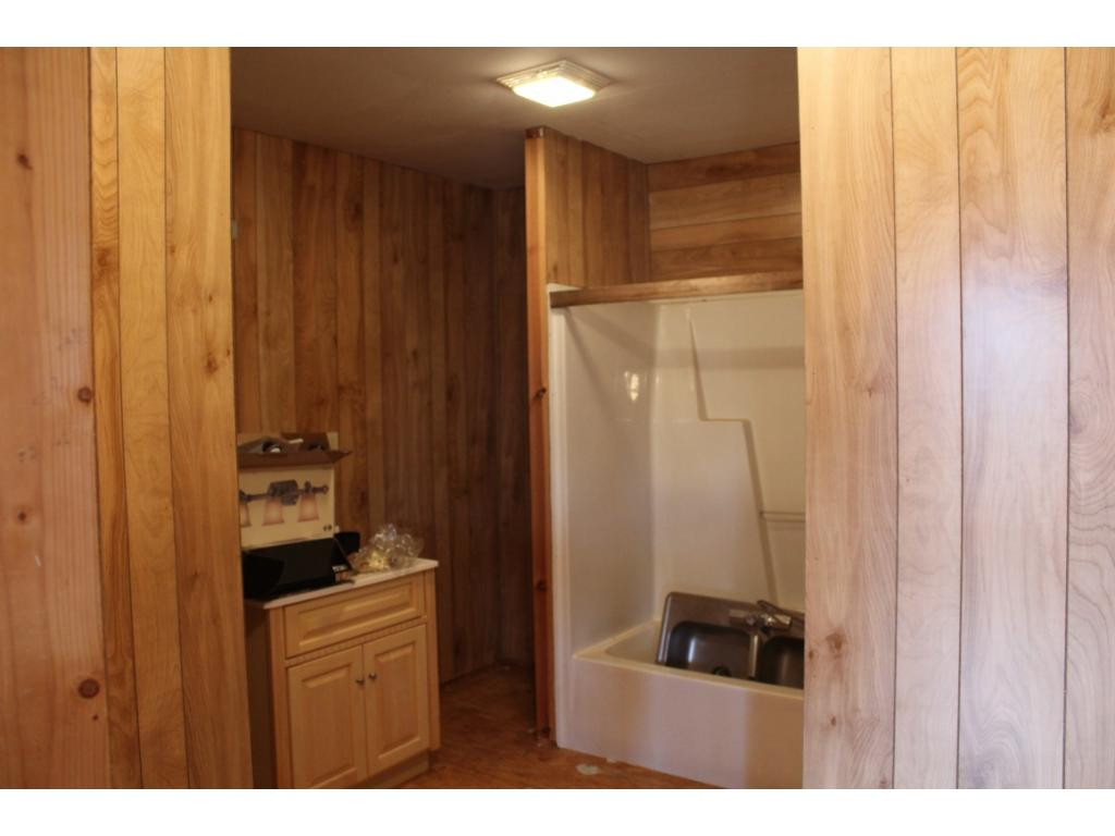 115 Oliver Edwards Road Jonesborough, TN 37659 - Photo 31 of 36 Garage Apt bath laundry