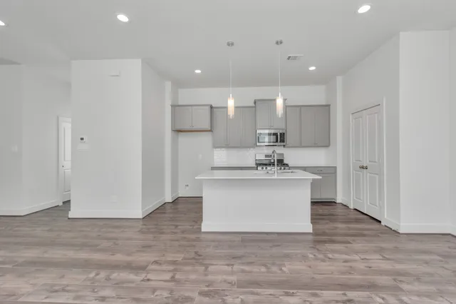 $2,450 | 2007 Bauer Drive, Unit E, Houston, TX 77080