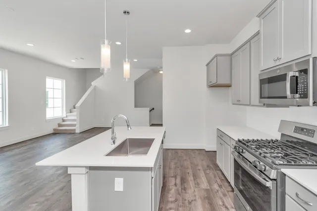 $2,450 | 2007 Bauer Drive, Unit E, Houston, TX 77080