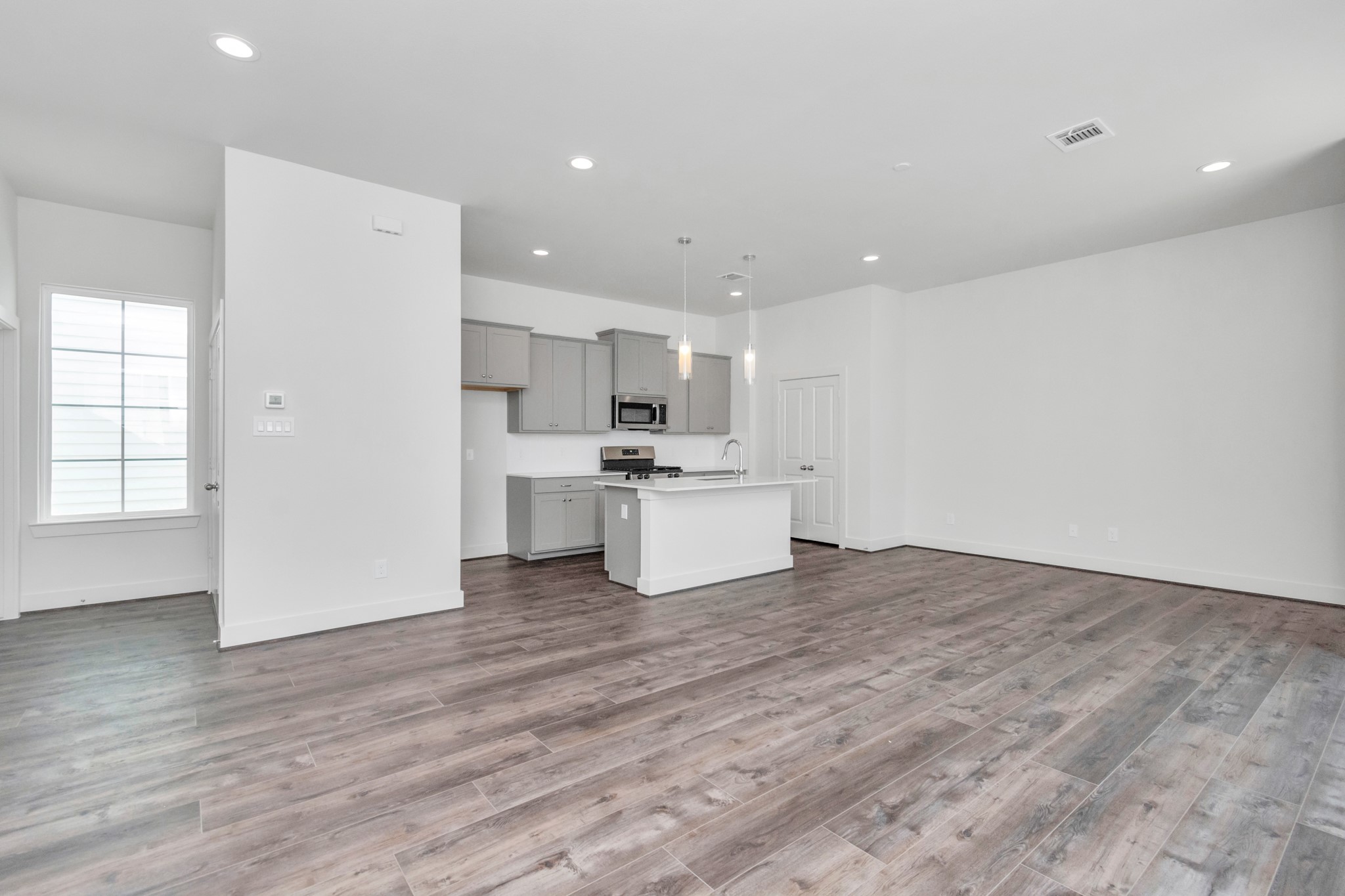 2007 Bauer Drive, Unit E Houston, TX 77080 - Photo 9 of 34