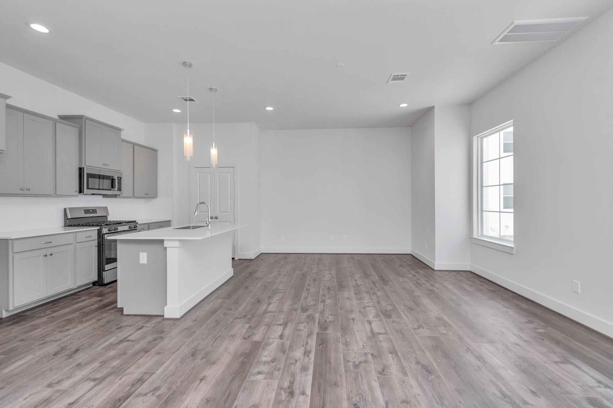 2007 Bauer Drive, Unit E Houston, TX 77080 - Photo 10 of 34