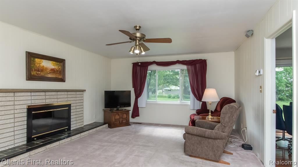 627 Castlebar Drive Rochester Hills, MI 48309 - Photo 10 of 34