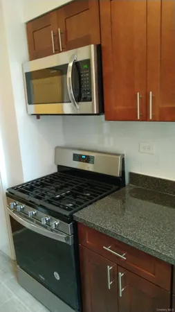 $249,000 | 1501 Metropolitan Avenue, Unit 11G | Parkchester