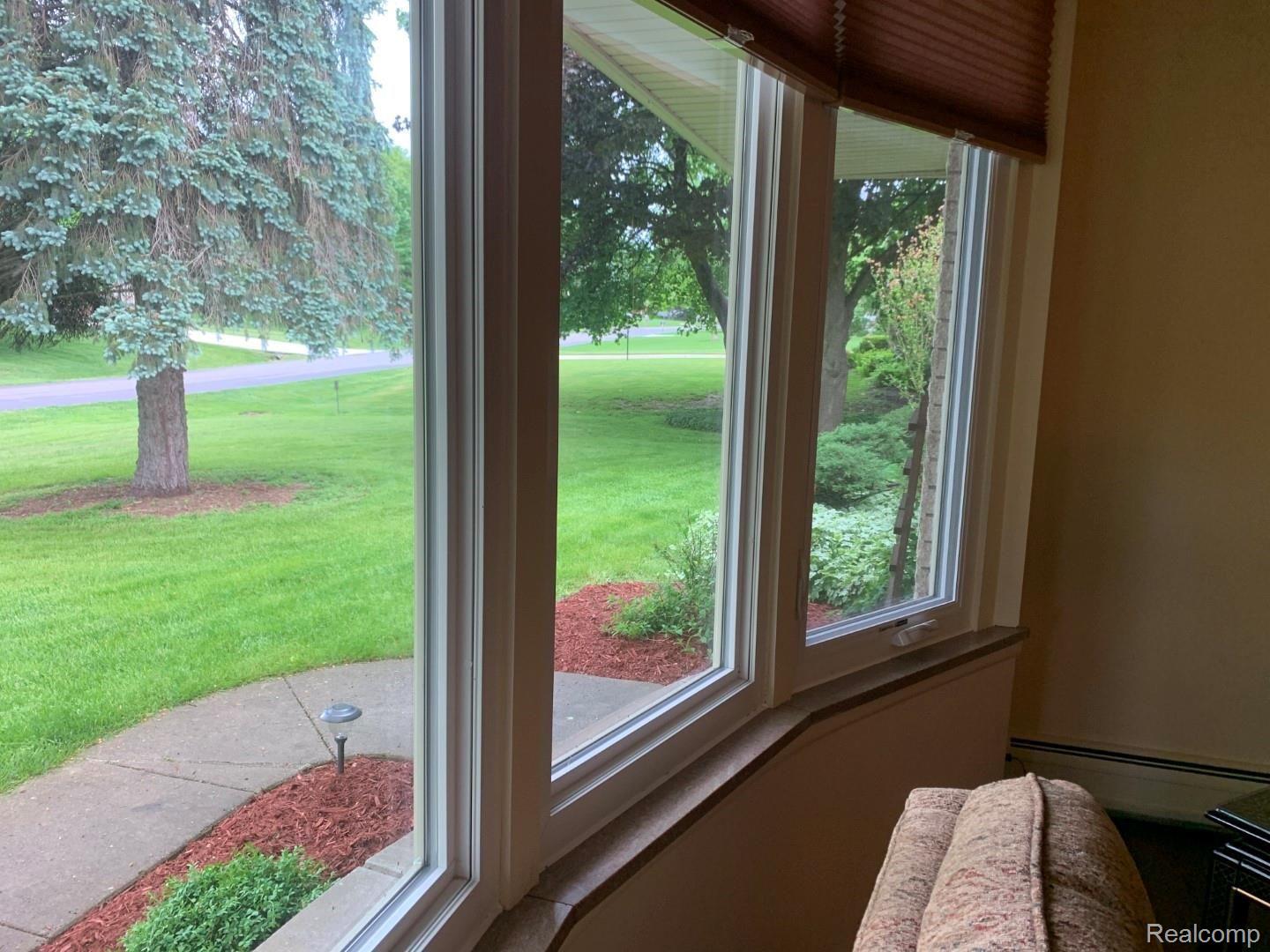739 Wilwood Road Rochester, MI 48309 - Photo 29 of 99 LivingRoom (4).jpg