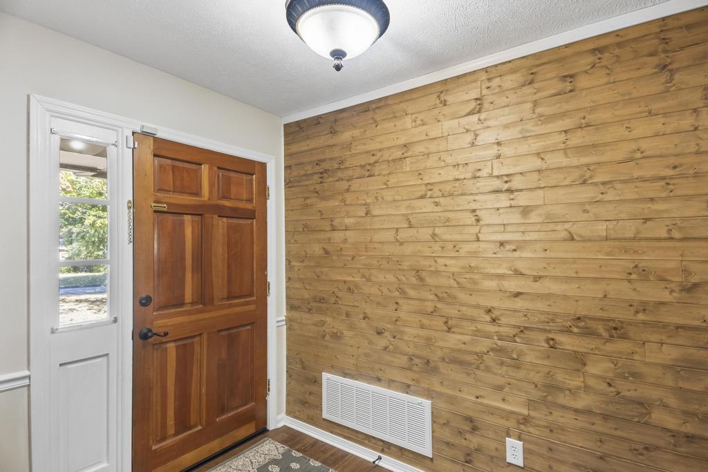 1934 Huntsman Drive Aiken, SC 29803 - Photo 4 of 19 a bathroom with a large window