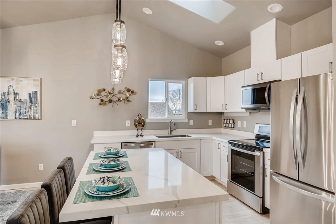 532 Northeast 98th Street Seattle, WA 98115 - Photo 14 of 37