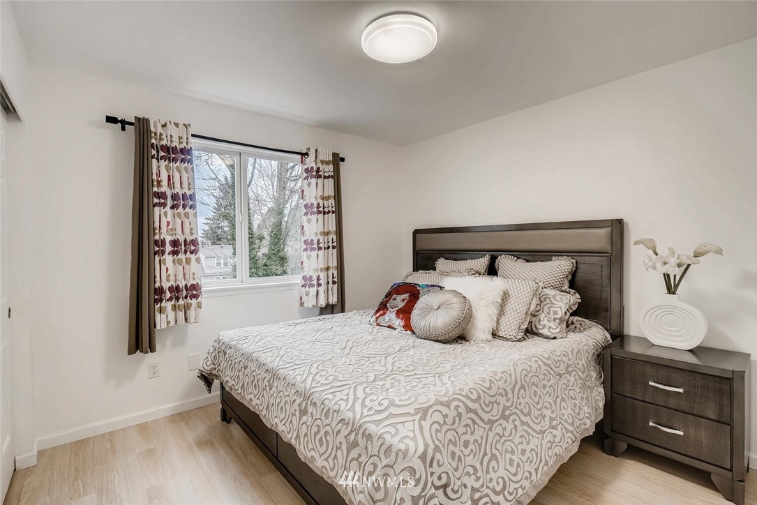 532 Northeast 98th Street Seattle, WA 98115 - Photo 22 of 37