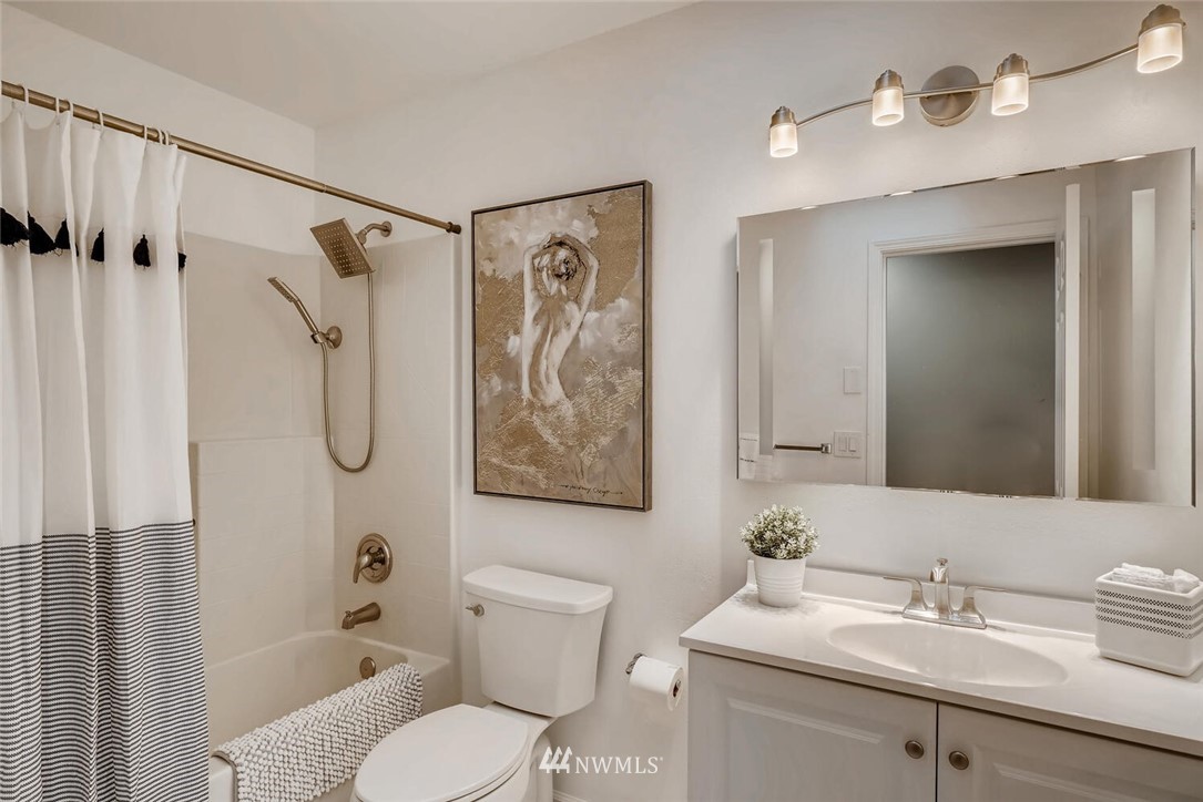 532 Northeast 98th Street Seattle, WA 98115 - Photo 24 of 37