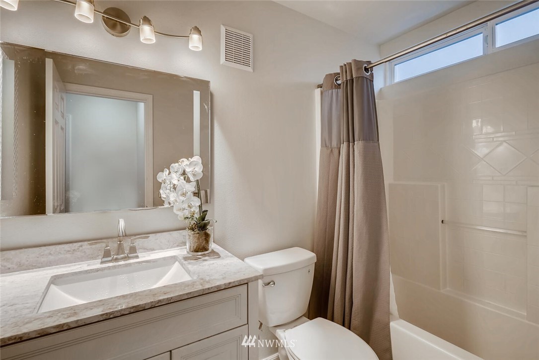532 Northeast 98th Street Seattle, WA 98115 - Photo 28 of 37