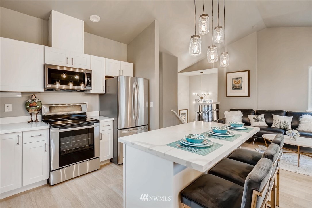 532 Northeast 98th Street Seattle, WA 98115 - Photo 10 of 37