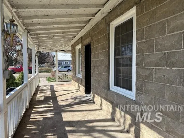 $322,500 | 902 East Main Street, Weiser, ID 83672