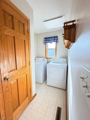 $510,000 | 4490 29th Street Southeast, Rochester, MN 55904