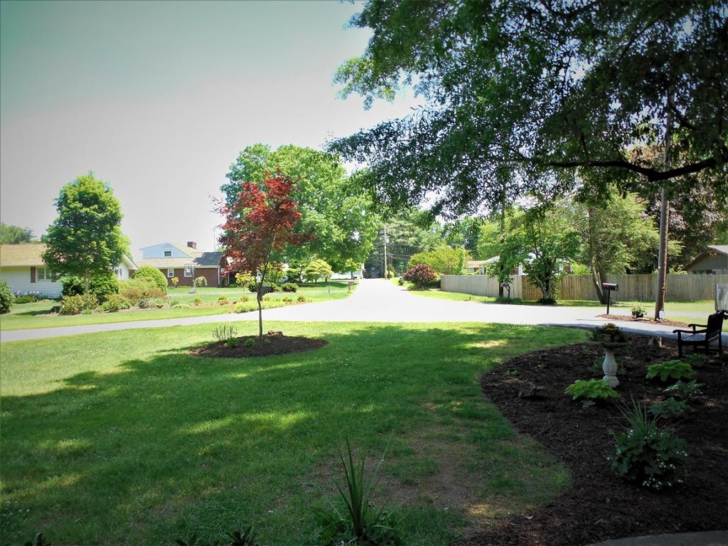 2012 Lynwood Road Kingsport, TN 37660 - Photo 34 of 36 Photo 34