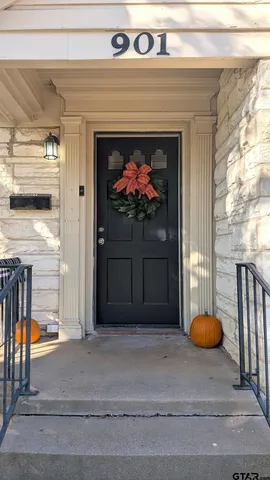 $289,000 | 901 North Azalea Drive, Tyler, TX 75701