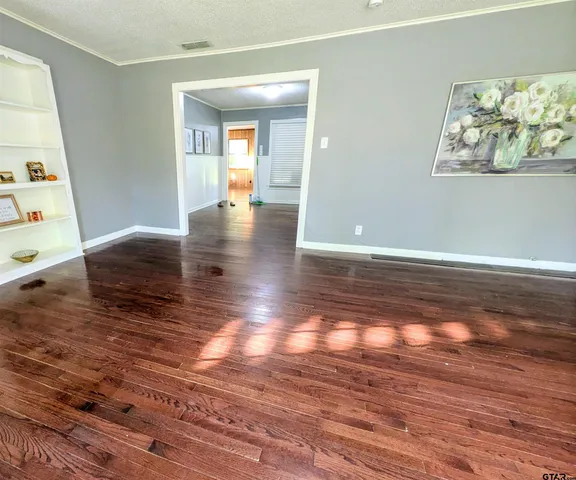 $289,000 | 901 North Azalea Drive, Tyler, TX 75701