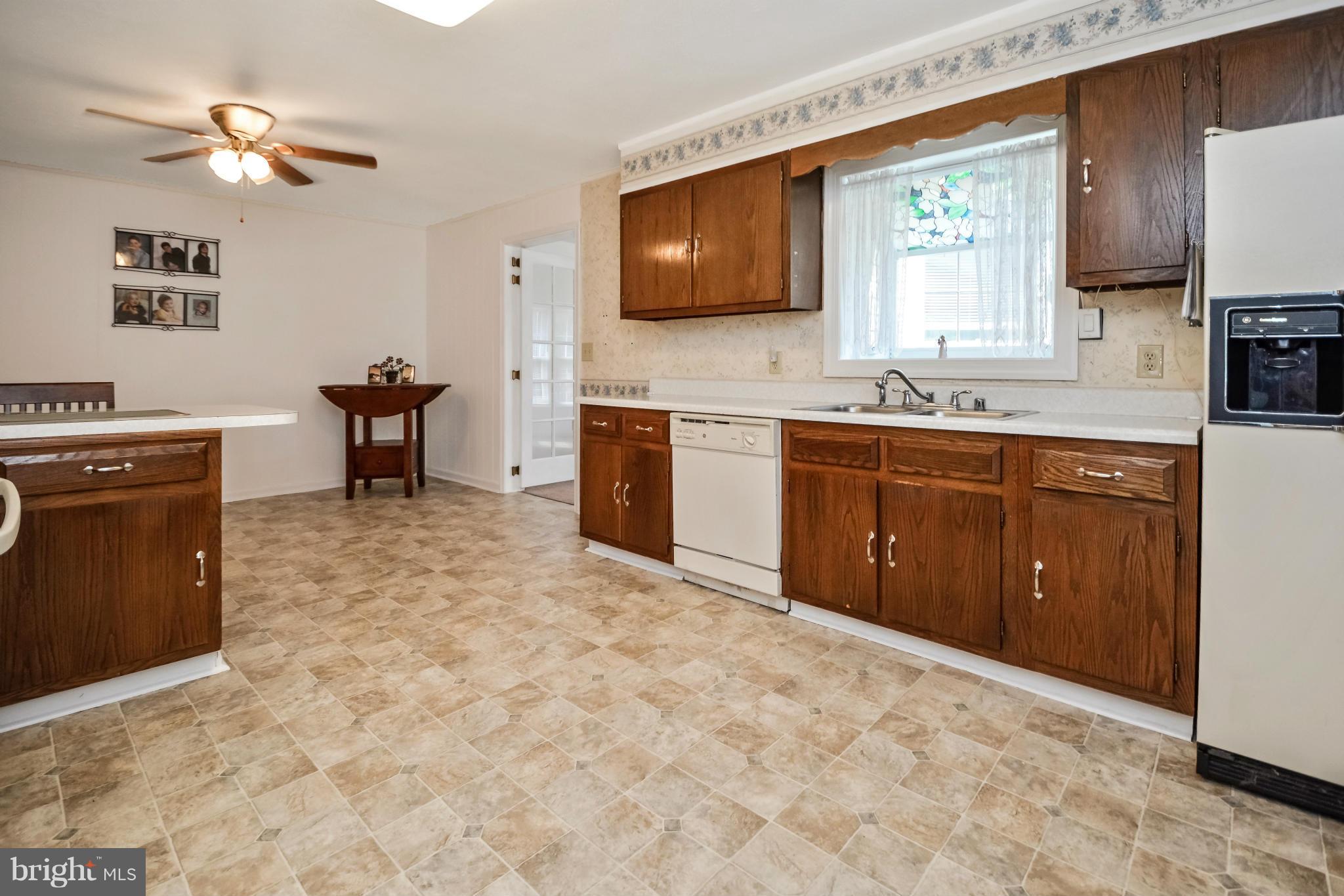 6105 Ridge Tree Road Fredericksburg, VA 22407 - Photo 14 of 26 Kitchen