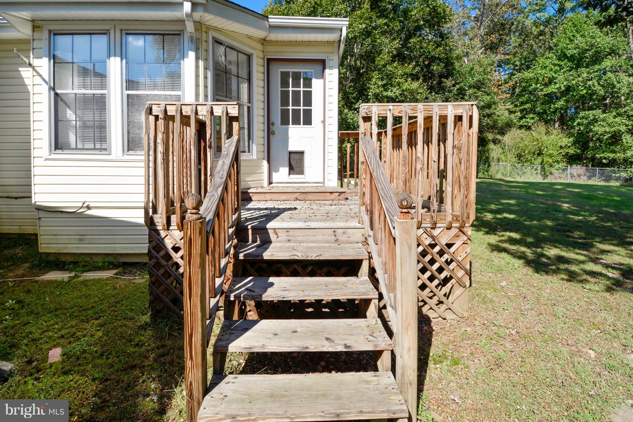 Exterior (Rear)