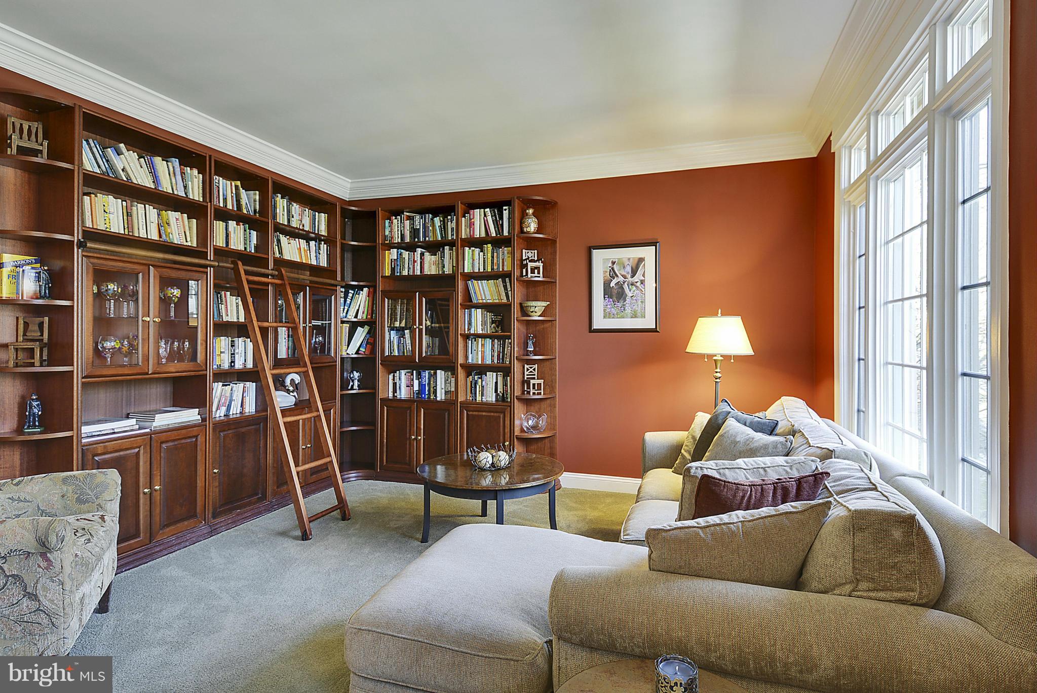 326 Tschiffely Square Road Gaithersburg, MD 20878 - Photo 2 of 30 Living Room