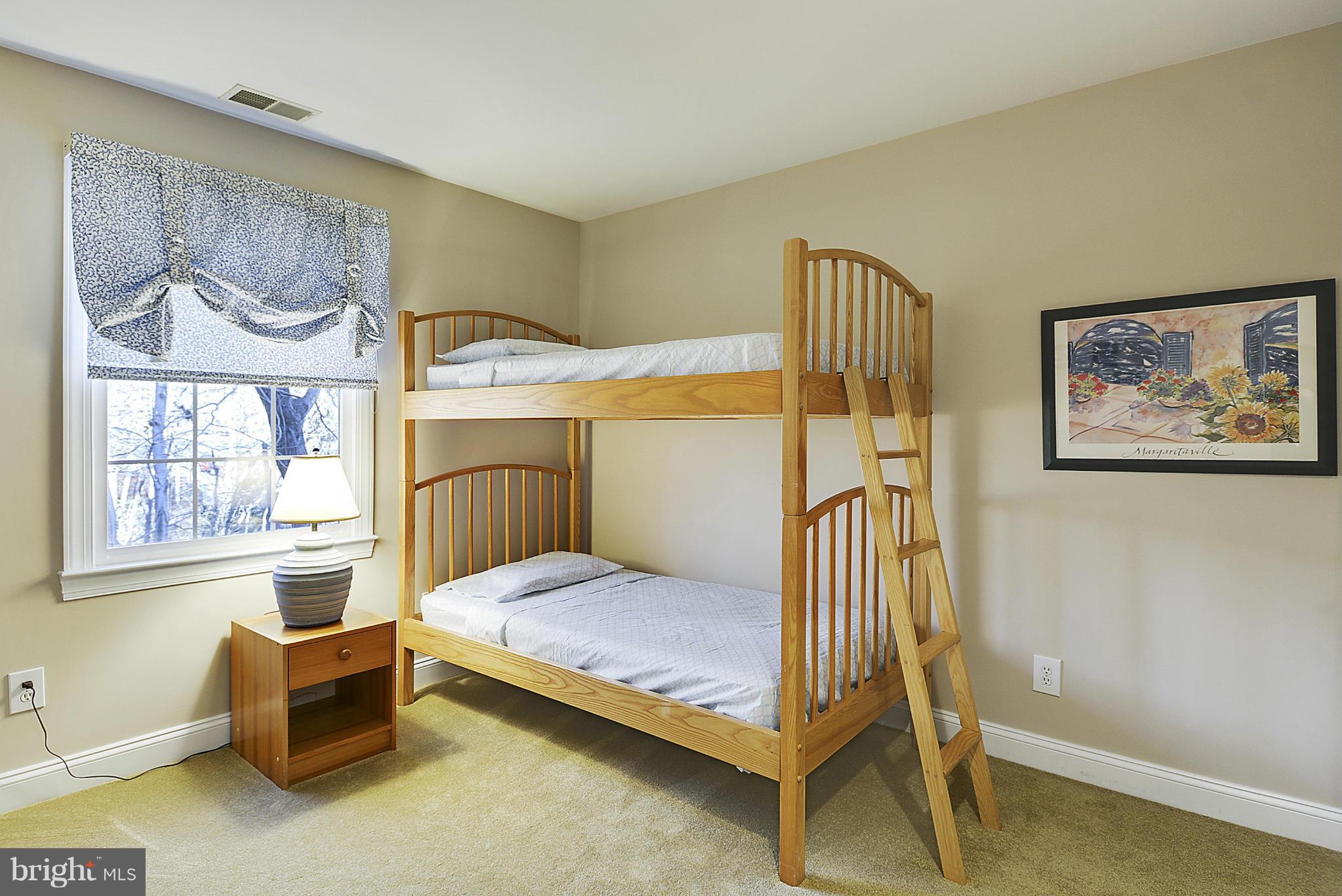 326 Tschiffely Square Road Gaithersburg, MD 20878 - Photo 17 of 30 Second Bedroom