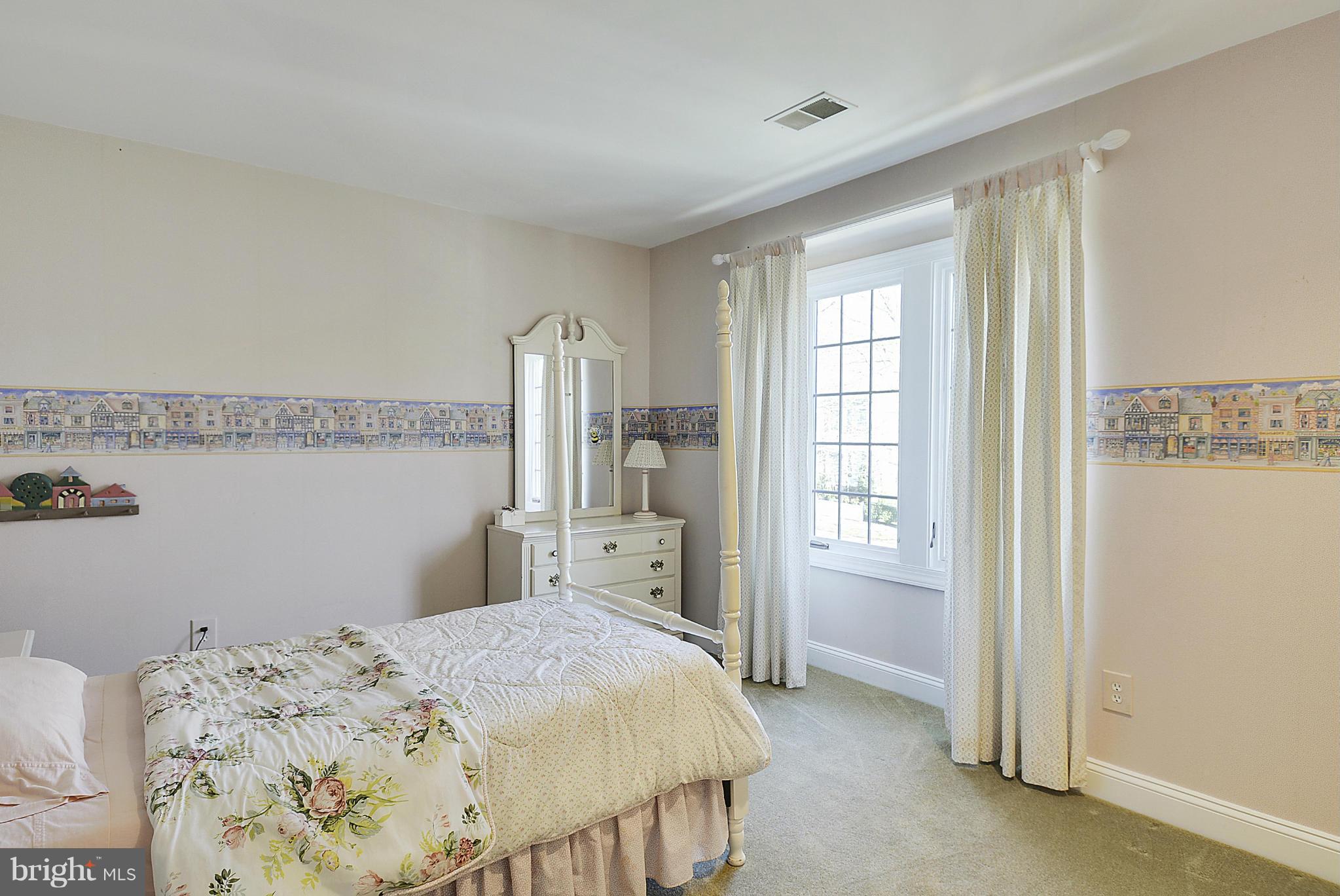 326 Tschiffely Square Road Gaithersburg, MD 20878 - Photo 19 of 30 Fourth Bedroom