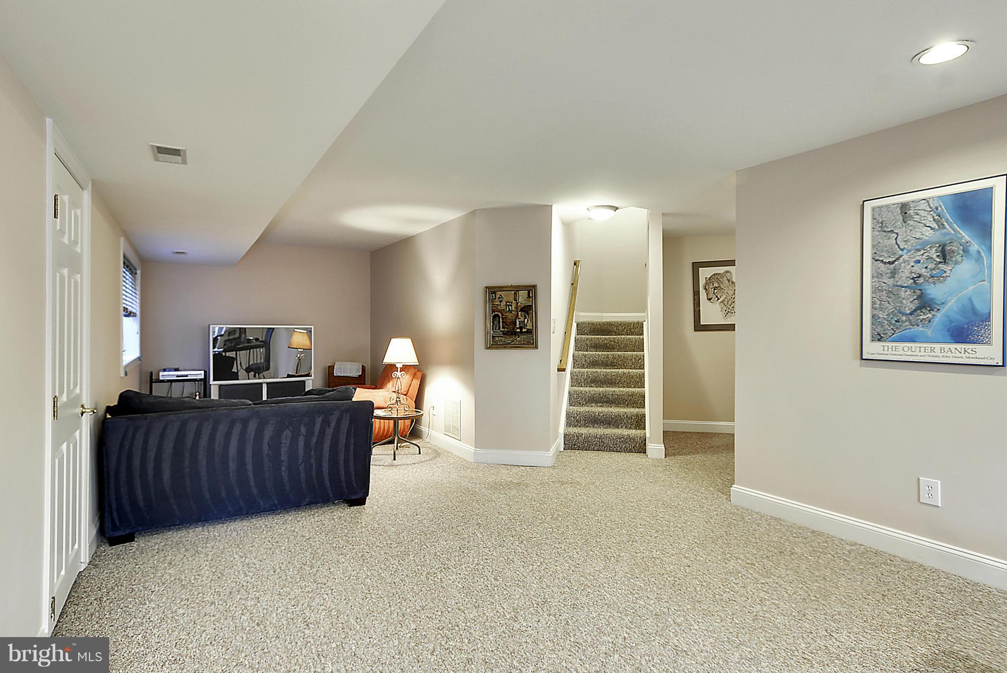 326 Tschiffely Square Road Gaithersburg, MD 20878 - Photo 22 of 30 Recreation Room