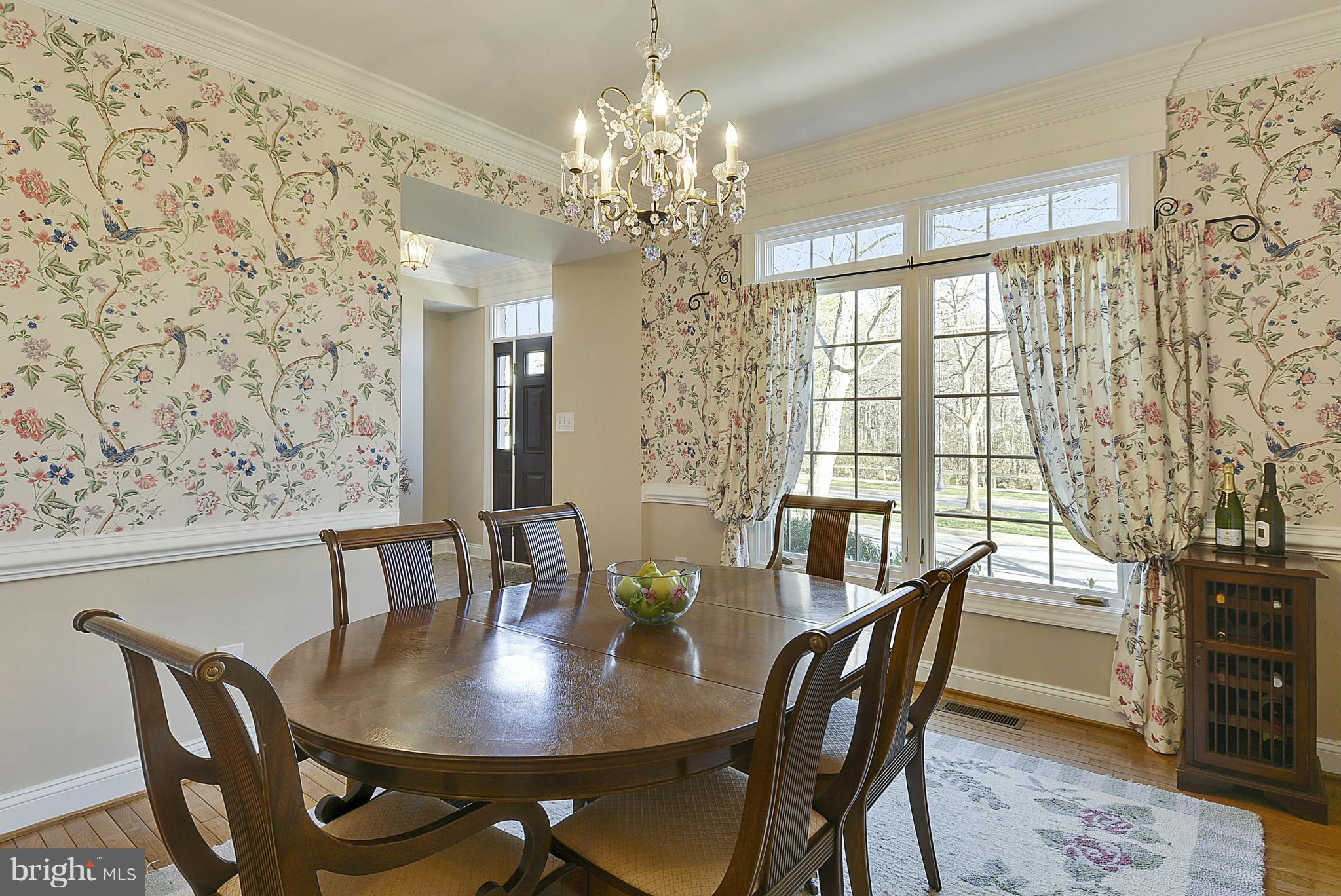 326 Tschiffely Square Road Gaithersburg, MD 20878 - Photo 5 of 30 Dining Room