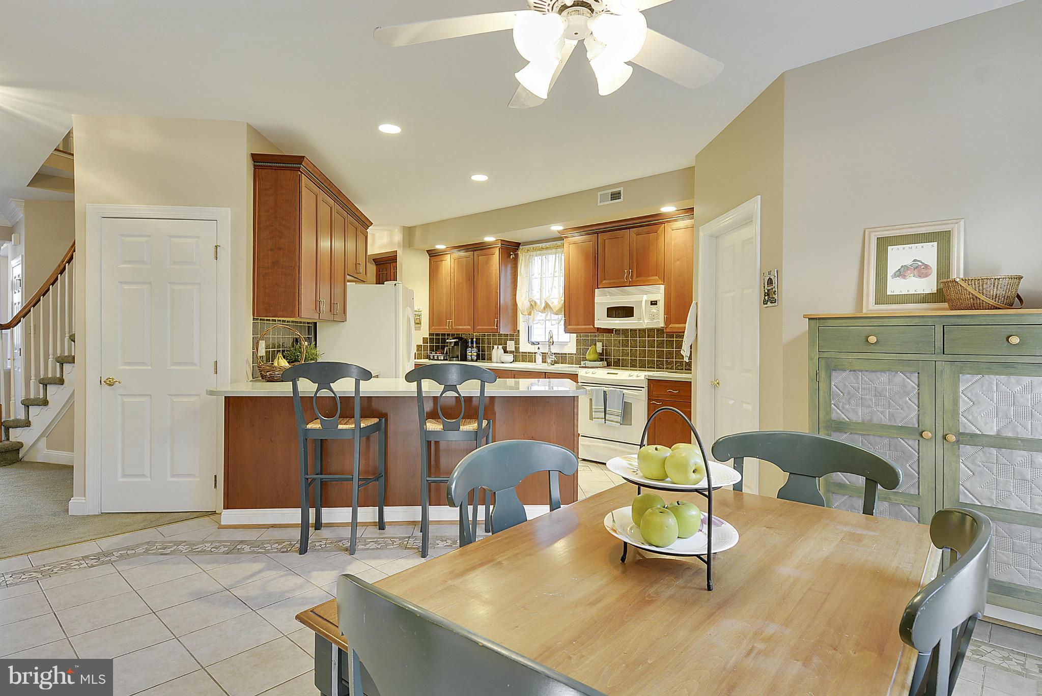 326 Tschiffely Square Road Gaithersburg, MD 20878 - Photo 7 of 30 Kitchen