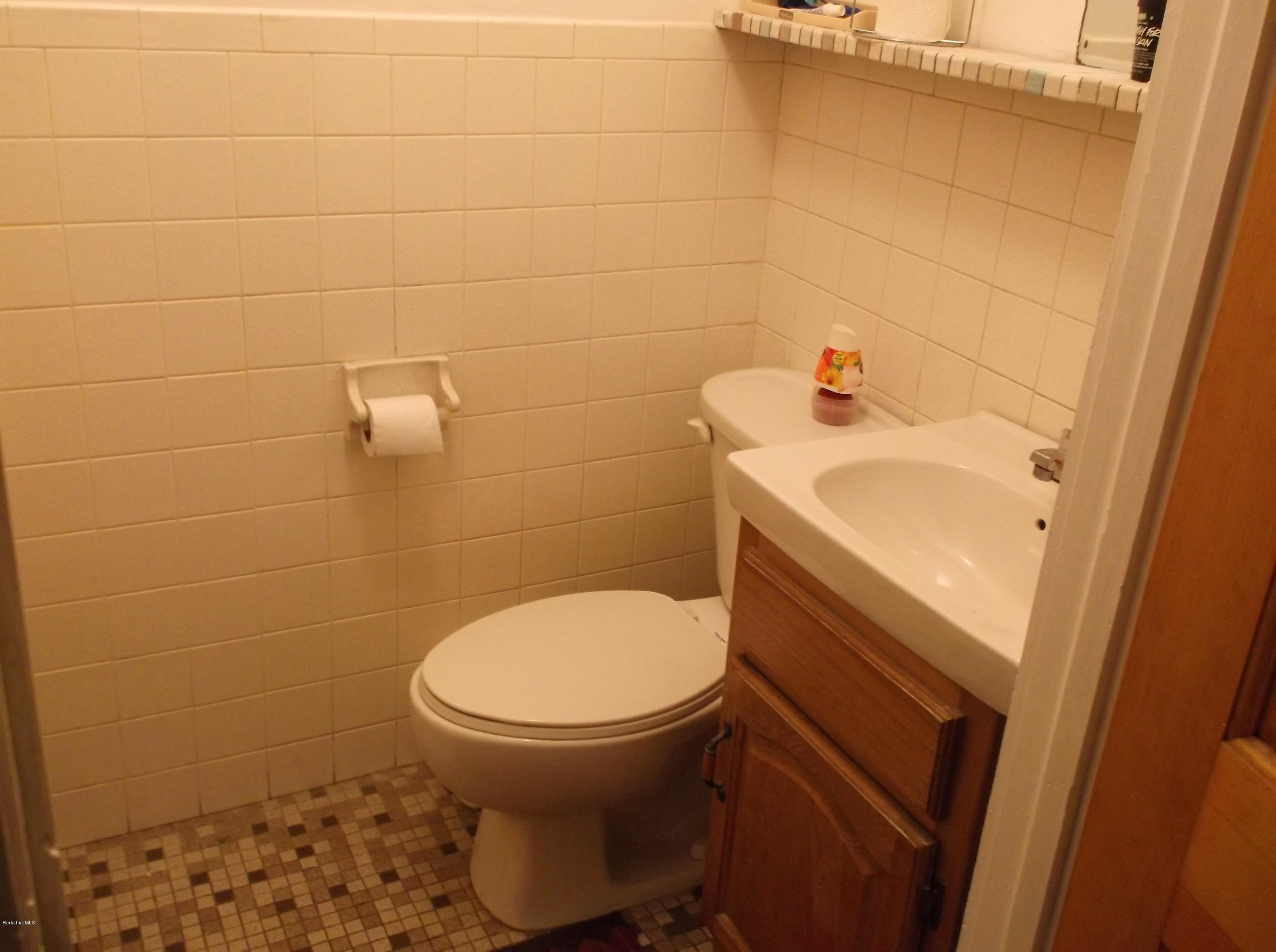 196 Bridges Road Williamstown, MA 01267 - Photo 9 of 15 Half bath
