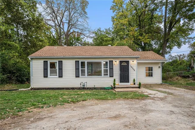 $200,000 | 16208 East Sea Avenue, Independence, MO 64050