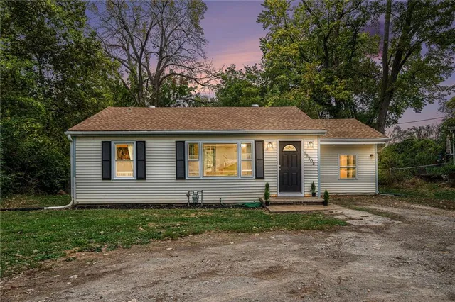 $200,000 | 16208 East Sea Avenue, Independence, MO 64050