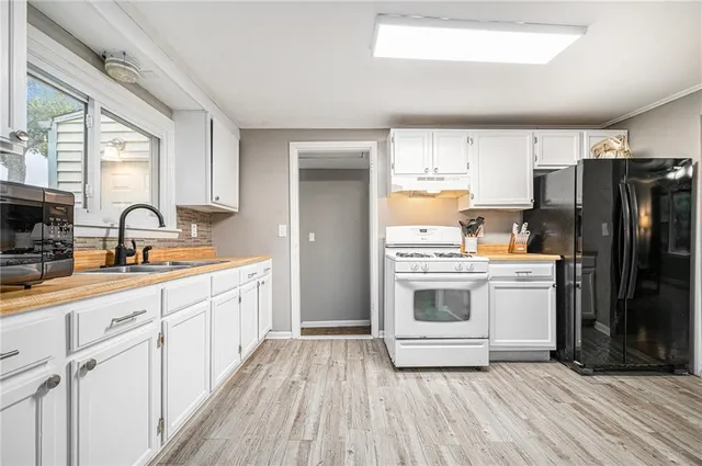 $200,000 | 16208 East Sea Avenue, Independence, MO 64050