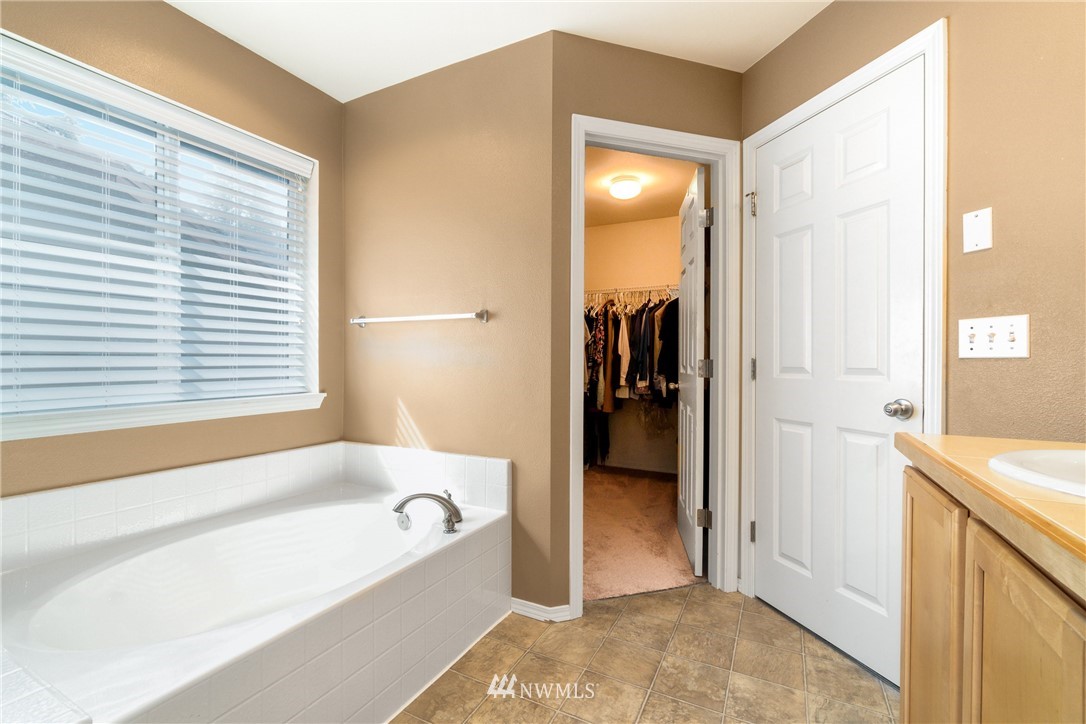 120 170th Street Southeast Bothell, WA 98012 - Photo 12 of 22