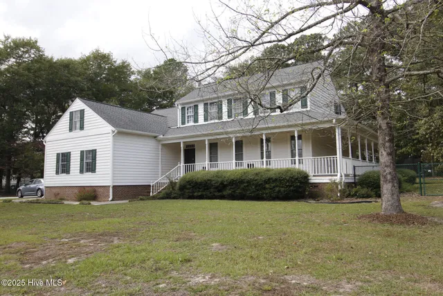 $420,000 | 102 South Country Club Drive, Kenansville, NC 28349