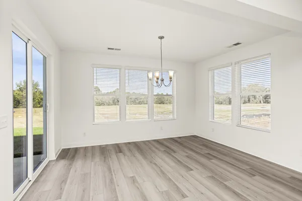 $476,990 | 1556 Oak Springs Drive, Columbia, TN 38401