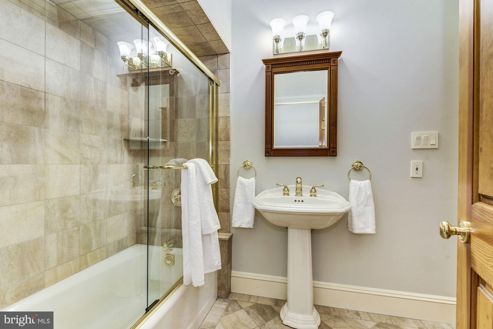 905 McElwee Road Moorestown, NJ 08057 - Photo 16 of 47