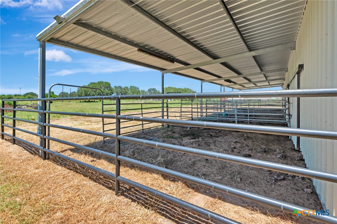 202 Prairie View Road Victoria, TX 77904 - Photo 31 of 47 a view of a backyard