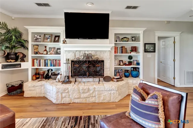 $999,998 | 202 Prairie View Road, Victoria, TX 77904