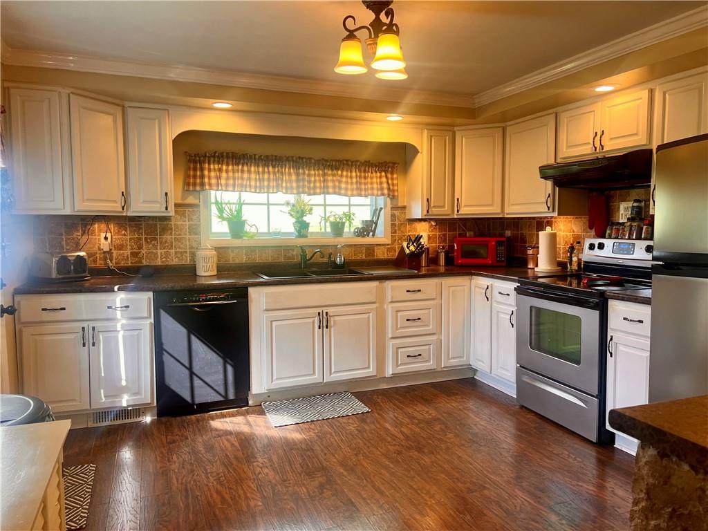 281 Buchanan Road Normalville, PA 15469 - Photo 4 of 29