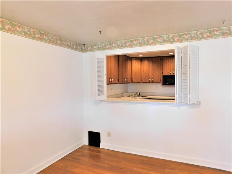 1528 Greentree Road Pittsburgh, PA 15220 - Photo 11 of 25 Gallery Image 11