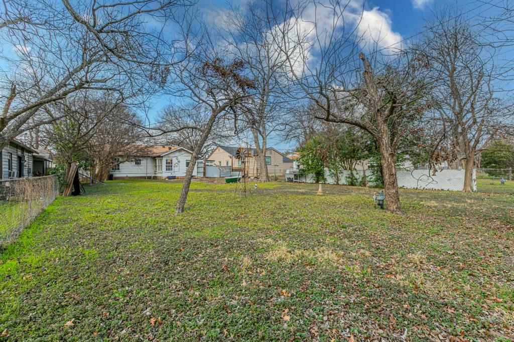 3320 Parrott Avenue Waco, TX 76707 - Photo 14 of 15 a view of yard with trees