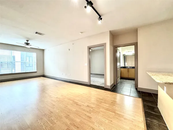 $1,589 | 3660 Richmond St Avenue, Unit 329, Houston, TX 77046
